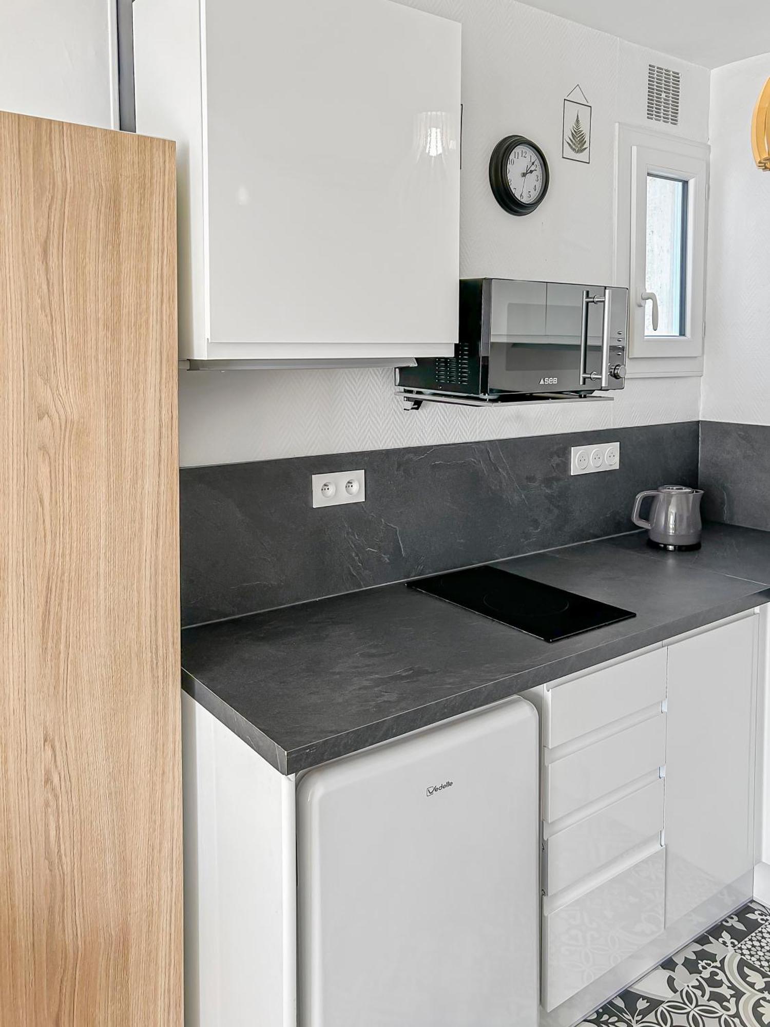 Appartement Lumineux, Wi-Fi Et Parking Prive Niort Buitenkant foto