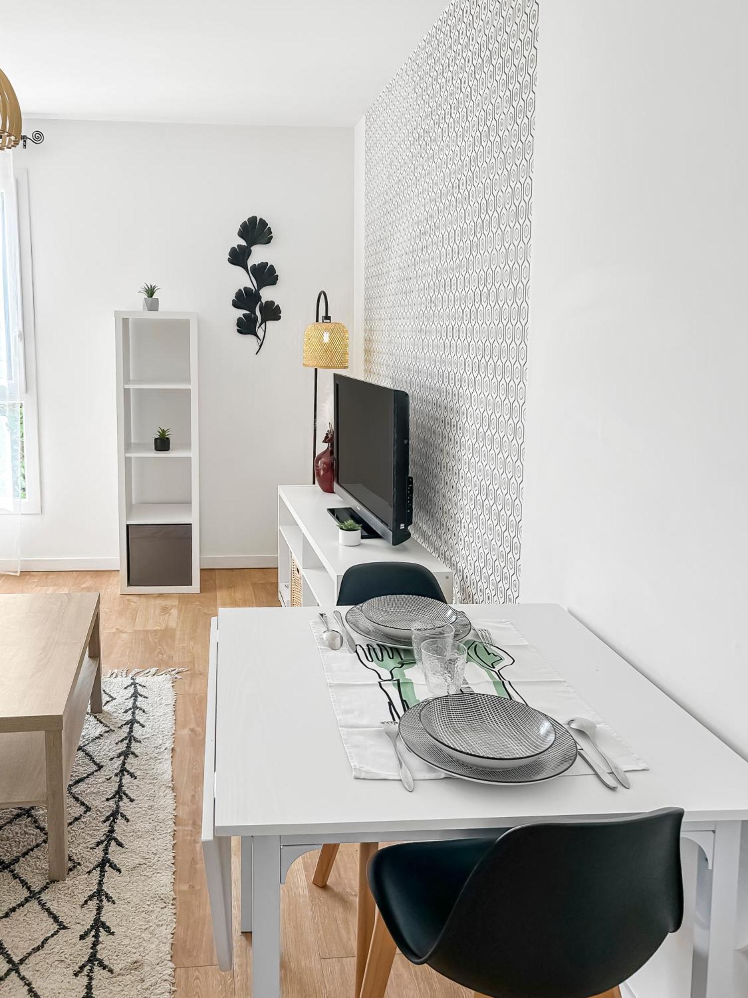 Appartement Lumineux, Wi-Fi Et Parking Prive Niort Buitenkant foto